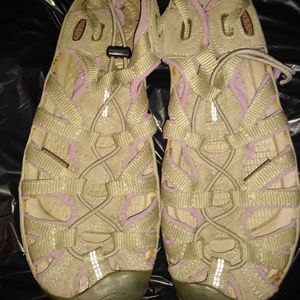 Women's Keen Sandals sz 9.5 gray purple strap flat